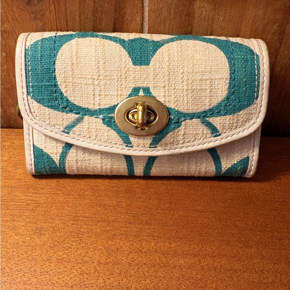 Vintage Classic Coach Legacy Green and Cream Wallet Turn Lock EUC Like New!